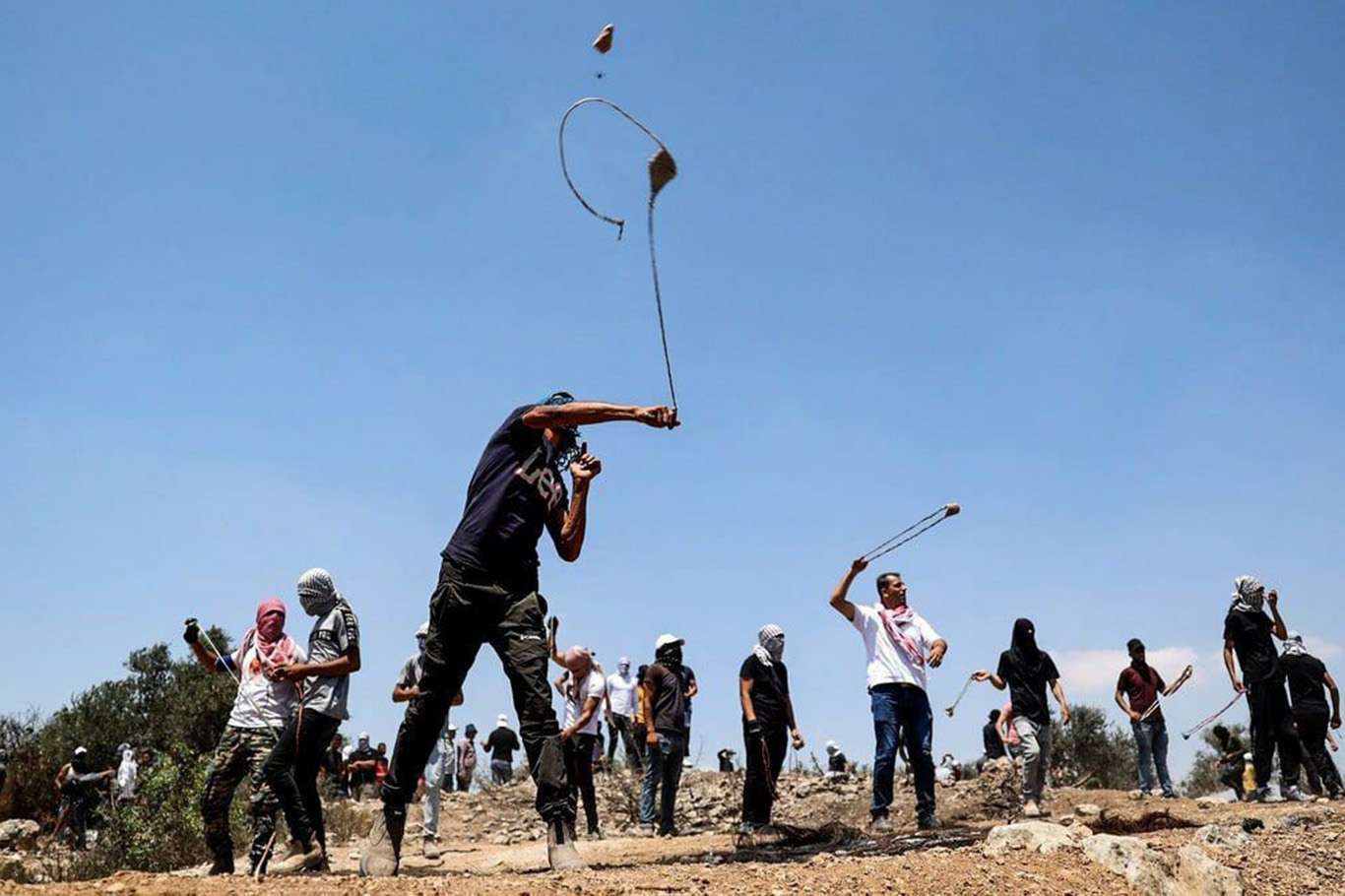 در حملات رژیم اشغالگر صهیونیستی 25 فلسطینی به شهادت رسیدند